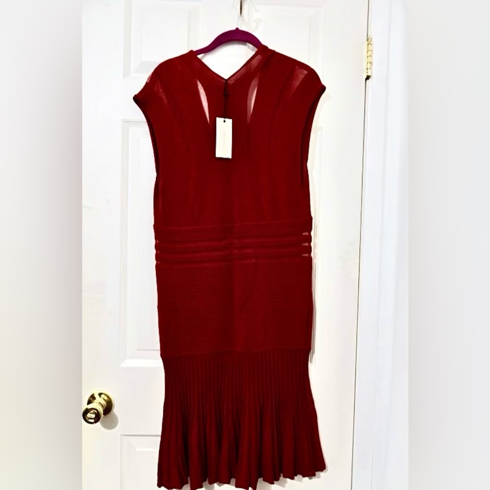 Sleeveless Red Dress. Leon Max. Mid length.
